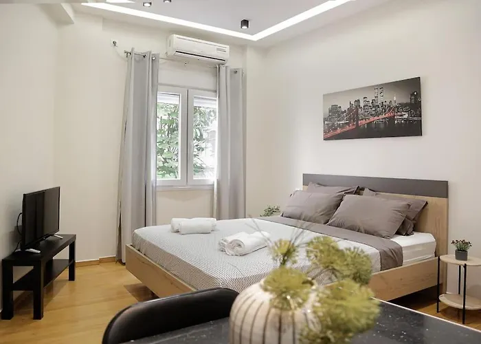 Apartment At Eksarhia Center